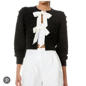 Nwot Alice + Olivia Women's KITTY PUFF SLEEVE CARDIGAN in Black small